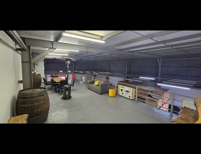 322M² WAREHOUSE TO LET IN FACTORIA