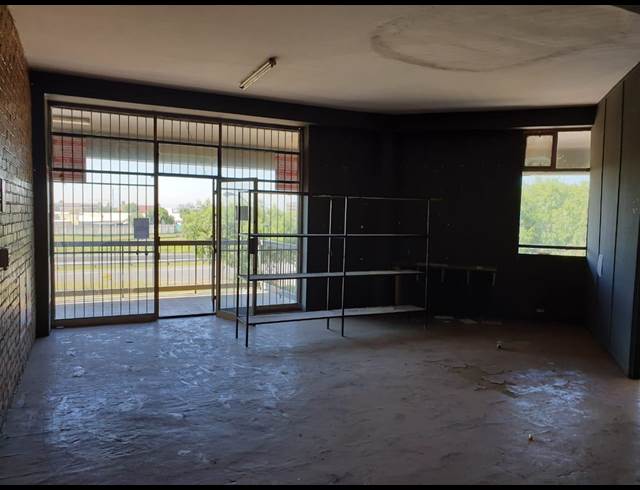 180M² RETAIL TO LET IN WADEVILLE