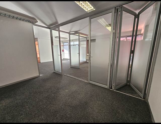 352M² OFFICE TO LET IN CENTURY CITY