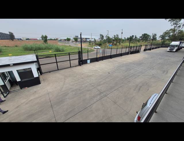900M² FACTORY TO LET IN APEX