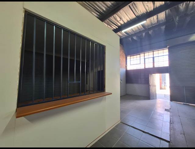 220M² WAREHOUSE TO LET IN ALRODE SOUTH