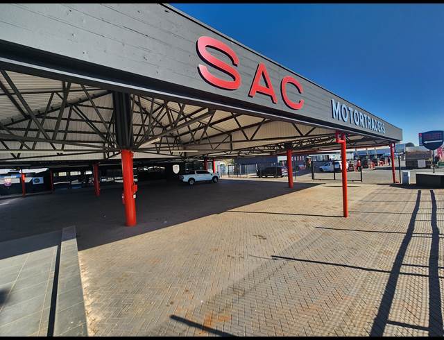1,488M² SHOWROOM TO LET IN LYTTELTON MANOR