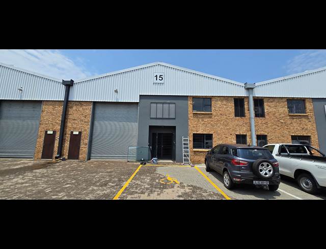 338M² WAREHOUSE TO LET IN STRIJDOMPARK