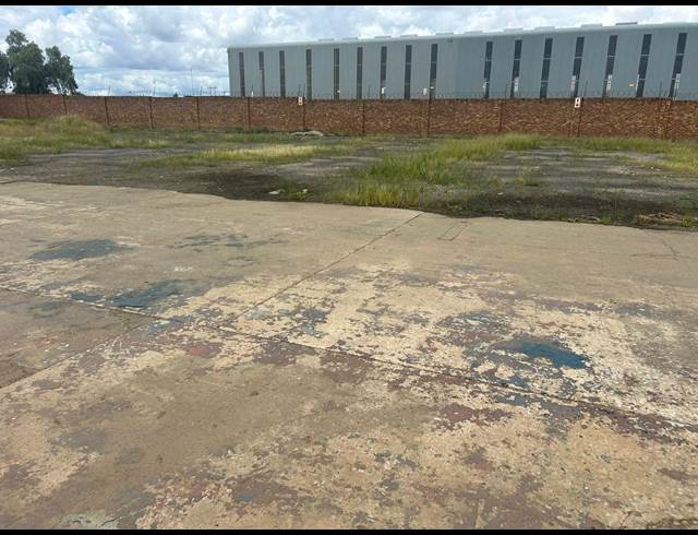 12,000M² INDUSTRIAL YARD TO LET IN COMET