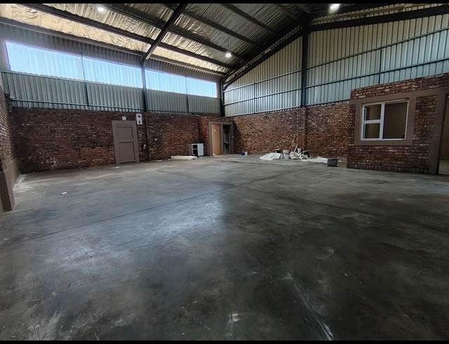 150M² WAREHOUSE TO LET IN ALBERTON NORTH