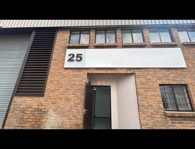 331M² WAREHOUSE TO LET IN MEADOWDALE