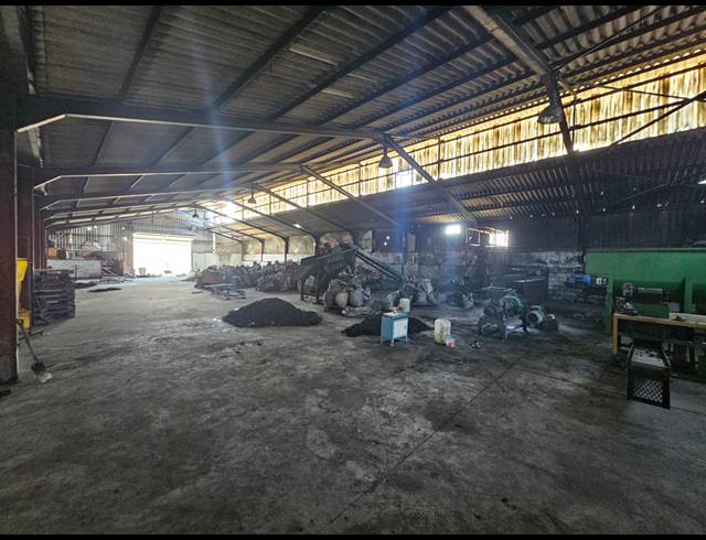 2,141M² WAREHOUSE TO LET IN STRAND CENTRAL