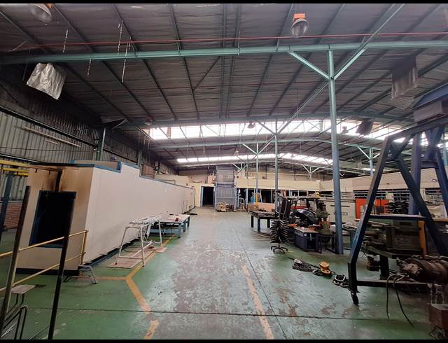10,313M² WAREHOUSE TO LET IN INDUSTRIA
