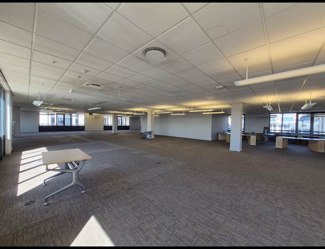 1,563M² OFFICE TO LET IN SANDTON CENTRAL