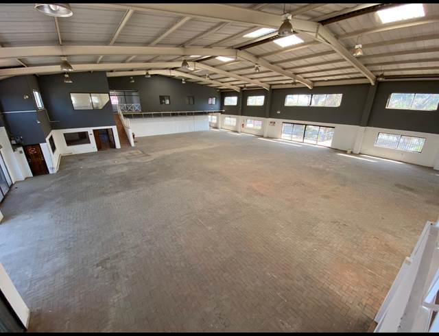 1,400M² WAREHOUSE TO LET IN PRINCESS AH