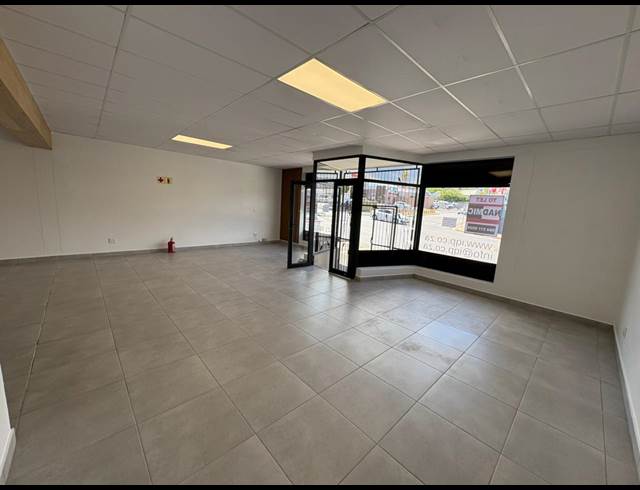 90M² OFFICE TO LET IN SOMERSET WEST CENTRAL
