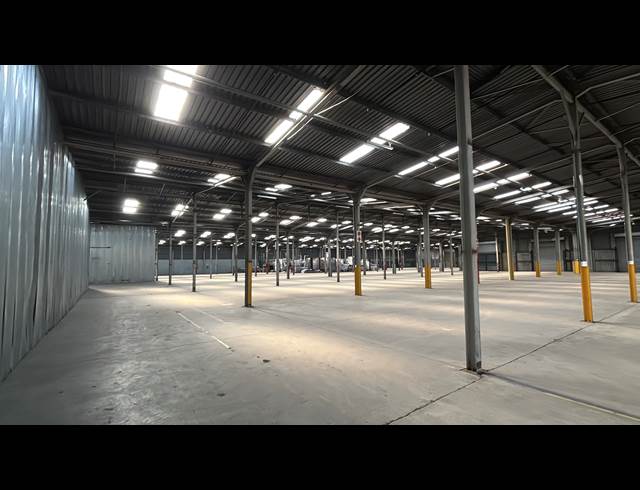 7,643M² WAREHOUSE TO LET IN HUGHES