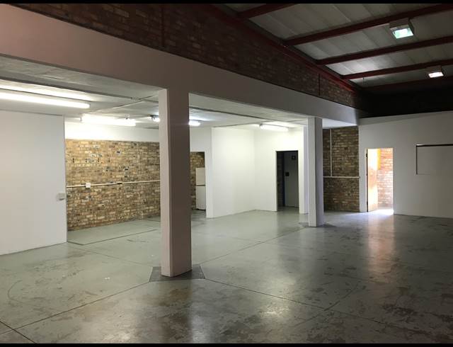 224M² WAREHOUSE RENTED IN STRIJDOMPARK