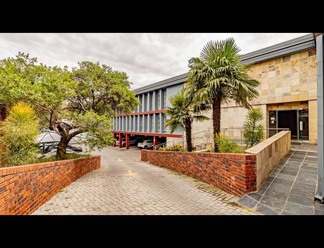 2,489M² OFFICE TO LET IN FERNDALE