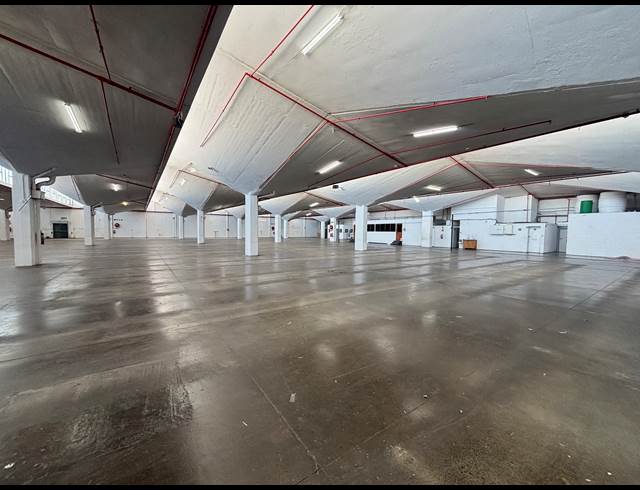 3,452M² FACTORY TO LET IN EPPING INDUSTRIAL
