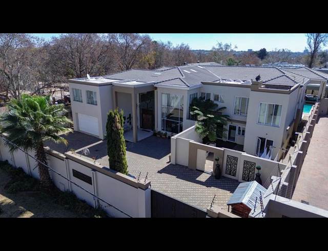 7 BEDROOM PROPERTY TO RENT IN HOUGHTON ESTATE