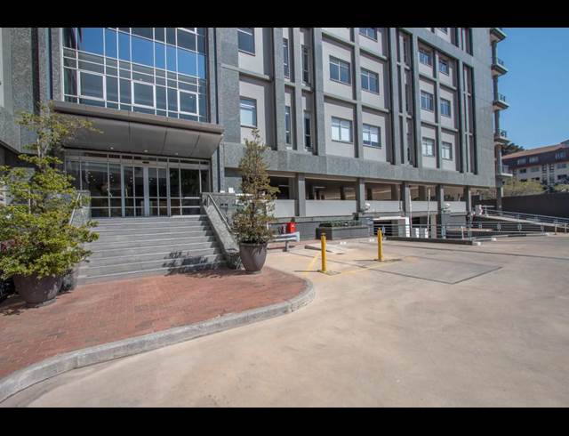 2,000M² OFFICE TO LET IN SANDOWN