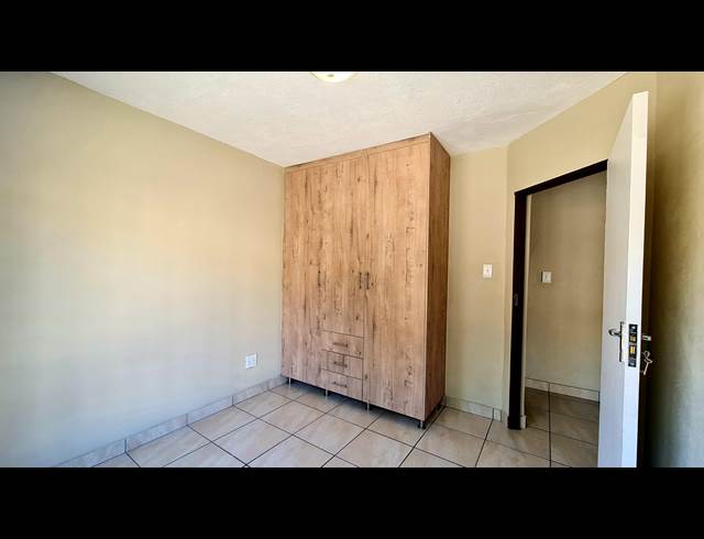 3 BEDROOM APARTMENT TO LET IN WEST ACRES
