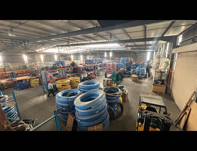 3,429M² WAREHOUSE TO LET IN GOSFORTH PARK
