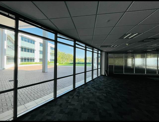 2,000M² OFFICE TO LET IN WATERFALL