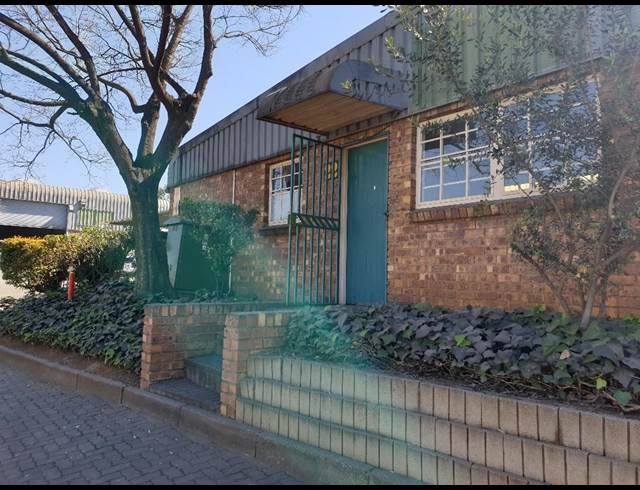 128M² WAREHOUSE TO LET IN WADEVILLE