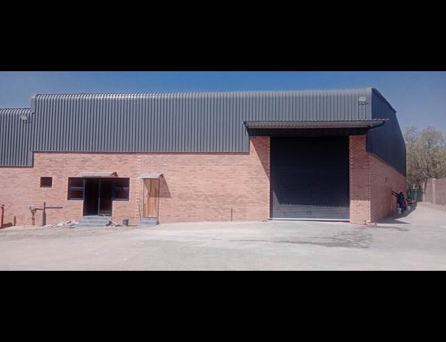 977M² WAREHOUSE TO LET IN ORMONDE