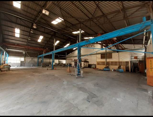 950M² WAREHOUSE TO LET IN EASTLEIGH