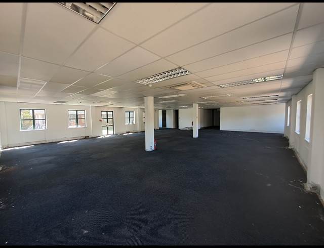 464M² OFFICE TO LET IN HYDE PARK