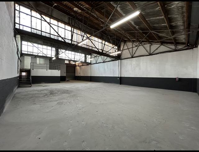 360M² WAREHOUSE TO LET IN EPPING INDUSTRIAL
