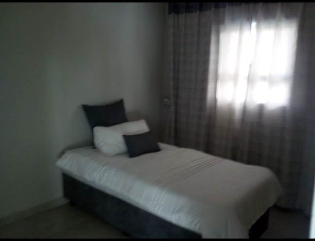 2 bed property to rent in RAVENSWOOD