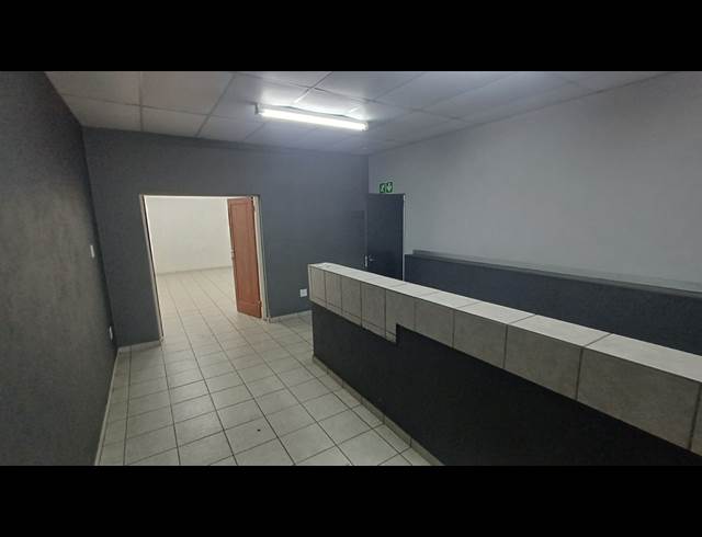 500M² WAREHOUSE TO LET IN VINTONIA