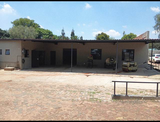 Business property to rent in BRENTWOOD PARK