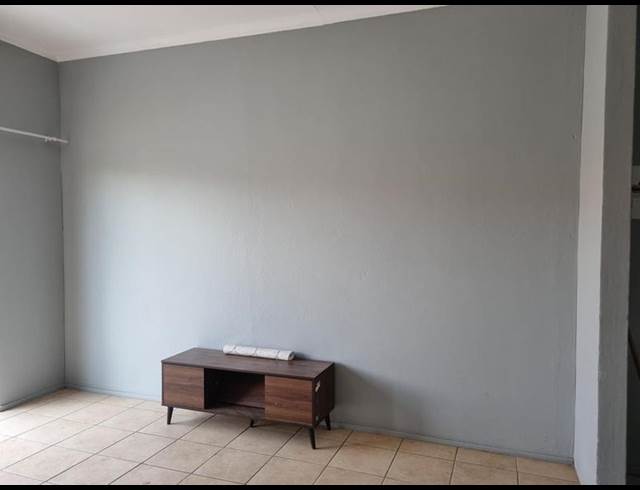 2 BEDROOM PROPERTY TO RENT IN HAMBERG