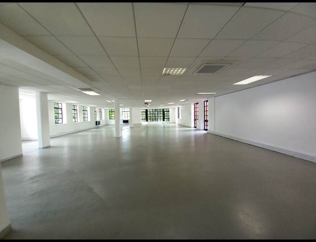 396M² OFFICE TO LET IN BRYANSTON
