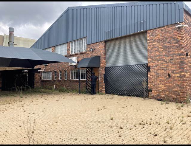 650M² WAREHOUSE TO LET IN KYA SANDS