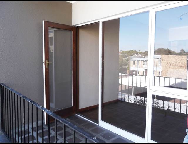 1 bed property to rent in ROSEBANK