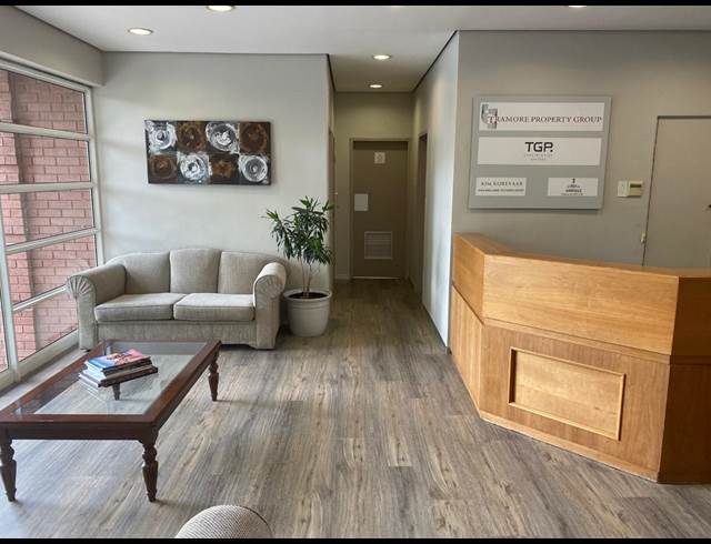 258M² BUILDING TO LET IN FOURWAYS