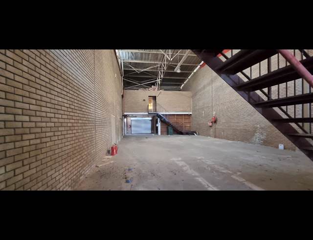 473M² WAREHOUSE TO LET IN VILLAGE MAIN