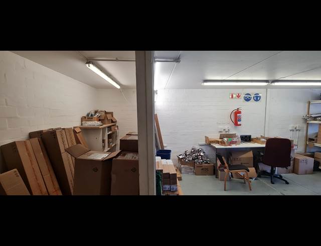 210M² FACTORY TO LET IN DIEP RIVER