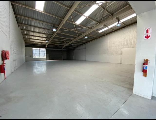 580M² WAREHOUSE TO LET IN HALFWAY HOUSE