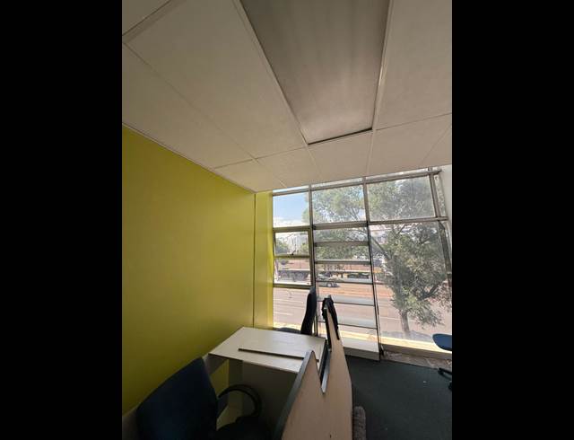 12M² OFFICE TO LET IN WITBANK EXT 12
