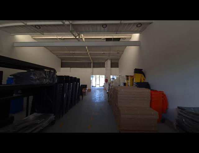 269M² WAREHOUSE TO LET IN LYTTELTON MANOR