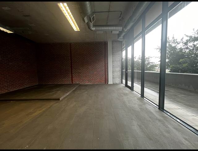 327M² OFFICE TO LET IN WOODSTOCK