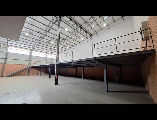 897M² WAREHOUSE TO LET IN COSMO BUSINESS PARK