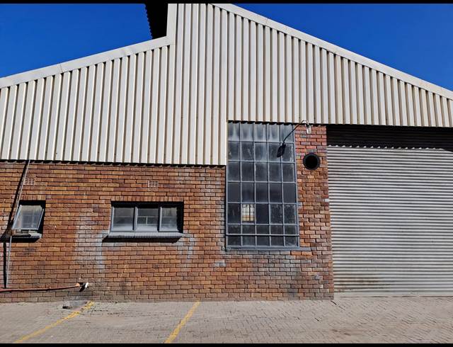300M² WAREHOUSE TO LET IN ANDERBOLT