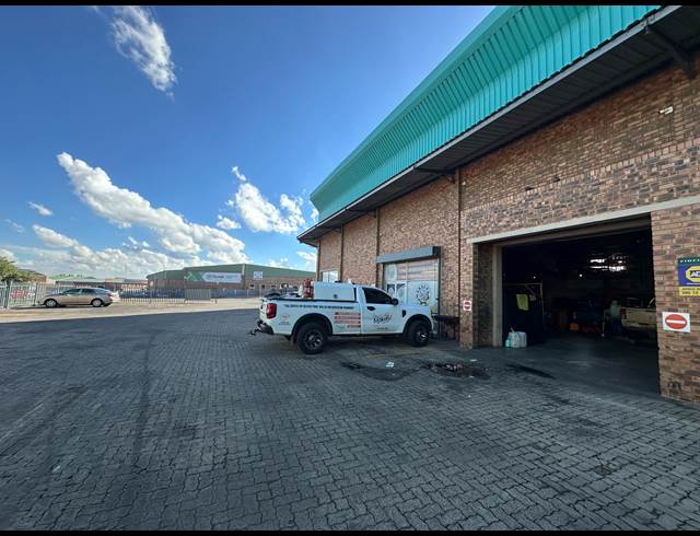 200M² WORKSHOP TO LET IN KLIPFONTEIN