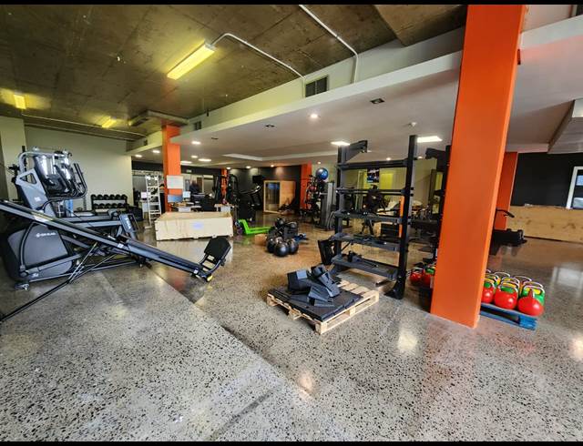 348M² OFFICE TO LET IN PAARDEN EILAND