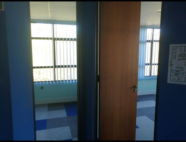 204.82M² OFFICE TO LET IN WESTVILLE