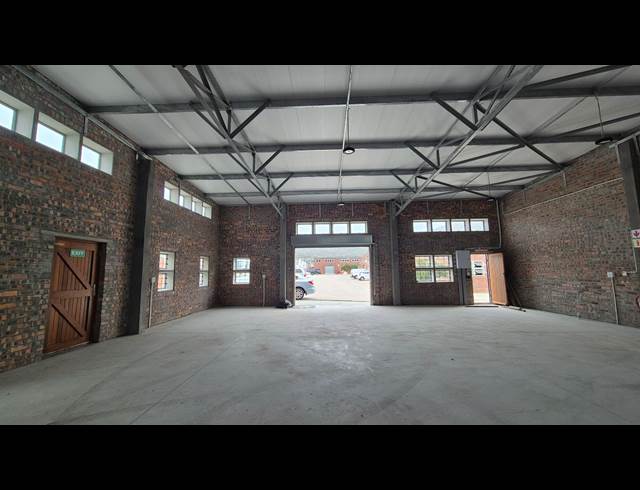 195M² WAREHOUSE TO LET IN SUNNYDALE