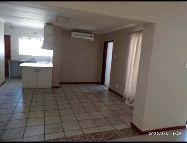 2 bed property to rent in SOMERSET PARK